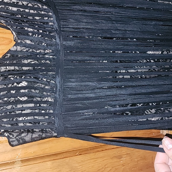 BCBGMAXAZRIA DRESS - Picture 2 of 6